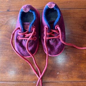All birds- Smallbirds EUC Red Sneakers